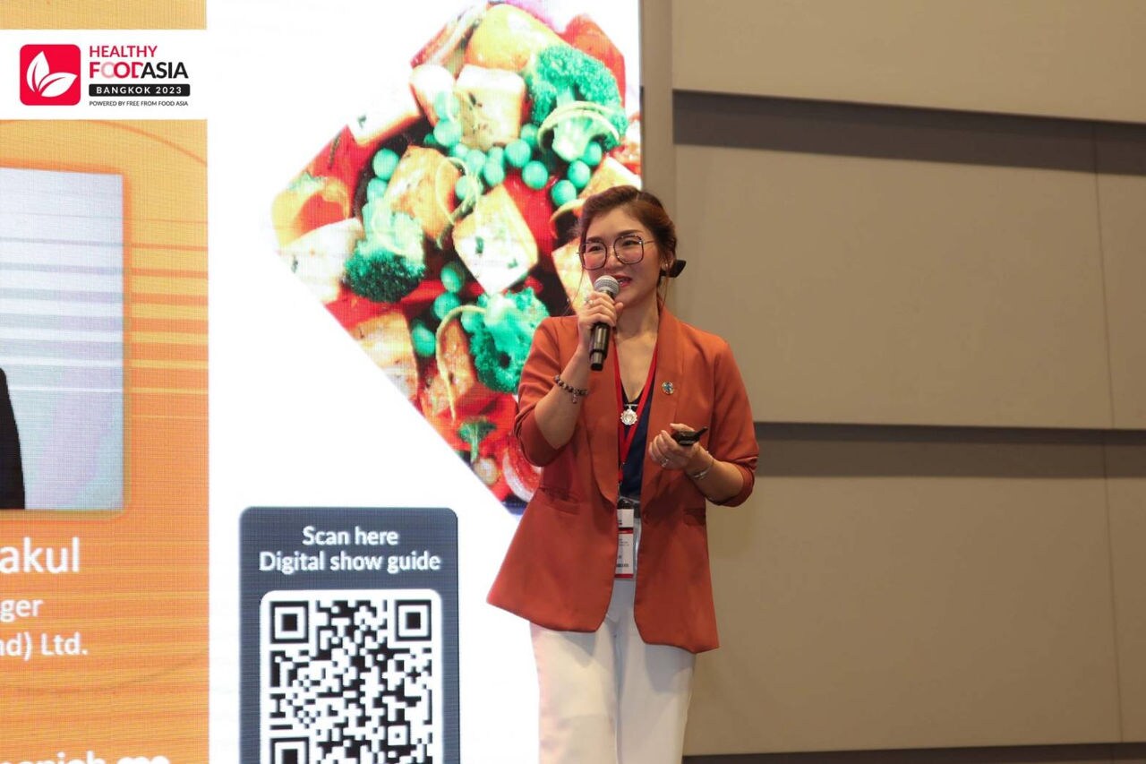 Dr. Voravasa Chaiworakul presenting at Healthy Food Asia 2023