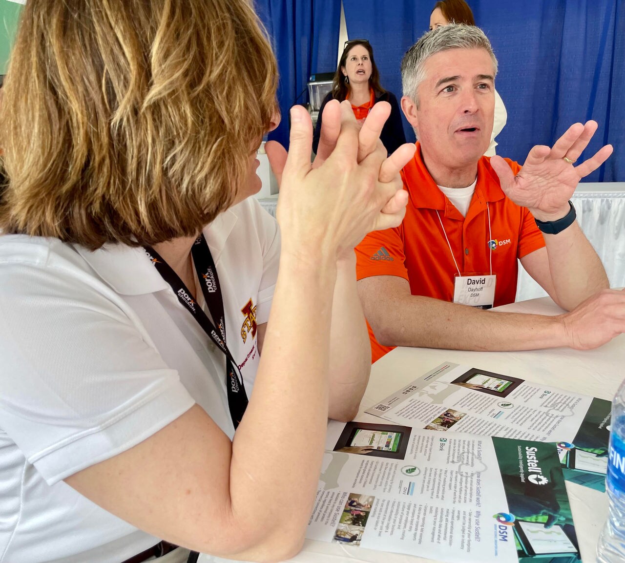 David Dayhoff demonstrating Sustell at World Pork Expo